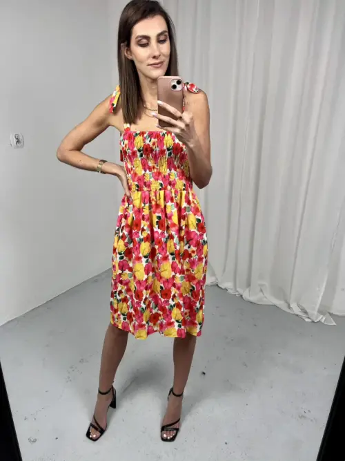 Kolorowa sukienka mini w kwiaty