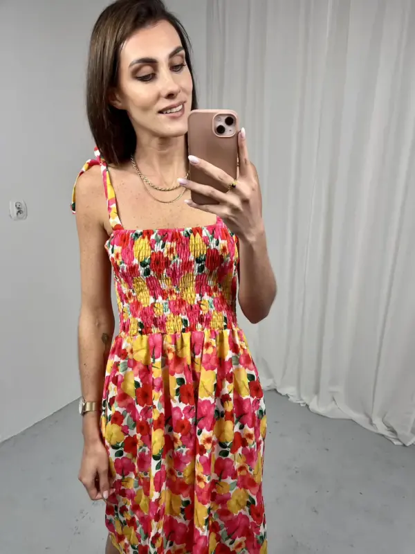 Kolorowa sukienka mini w kwiaty2