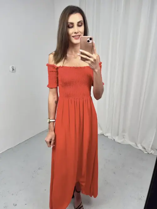 Czerwona długa sukienka z wiskozy