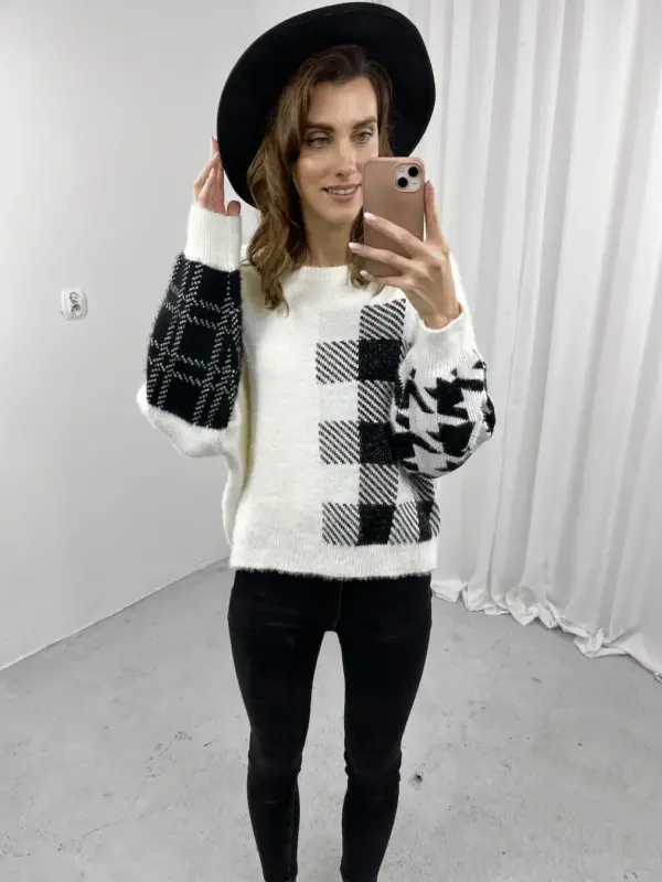 Biało-czarny sweter damski1