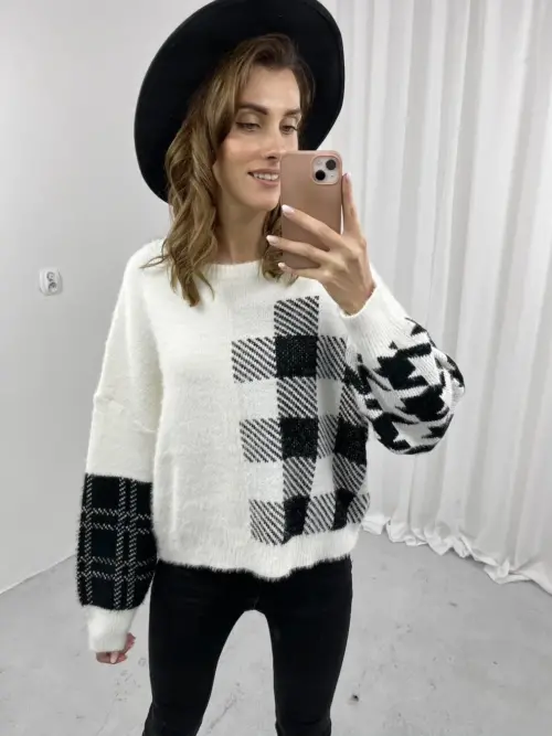 Biało-czarny sweter damski2