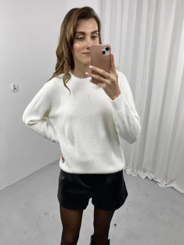 Biały krótki sweter alpaka2