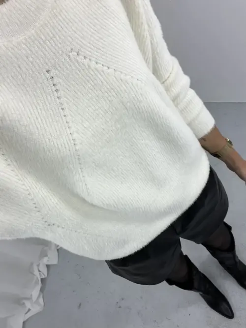 Biały krótki sweter alpaka