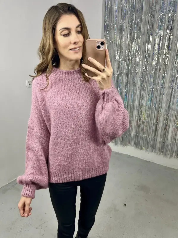 Różowy sweter z dodatkiem wełny