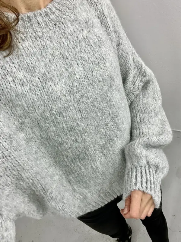 Jasnoszary sweter z dodatkiem wełny4