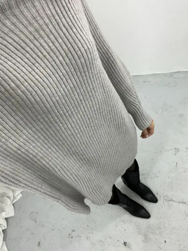 Szara dzianinowa sukienka:sweter5