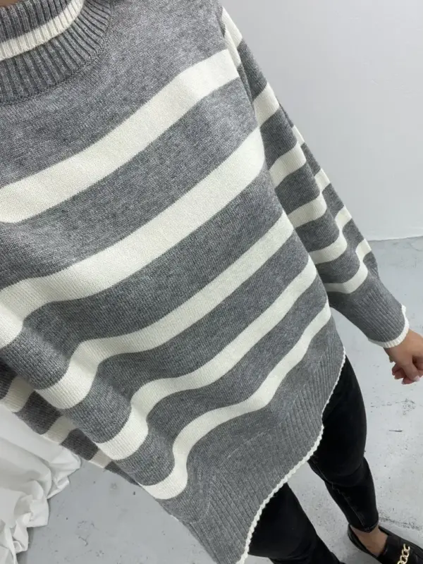 Szary sweter w białe paski6